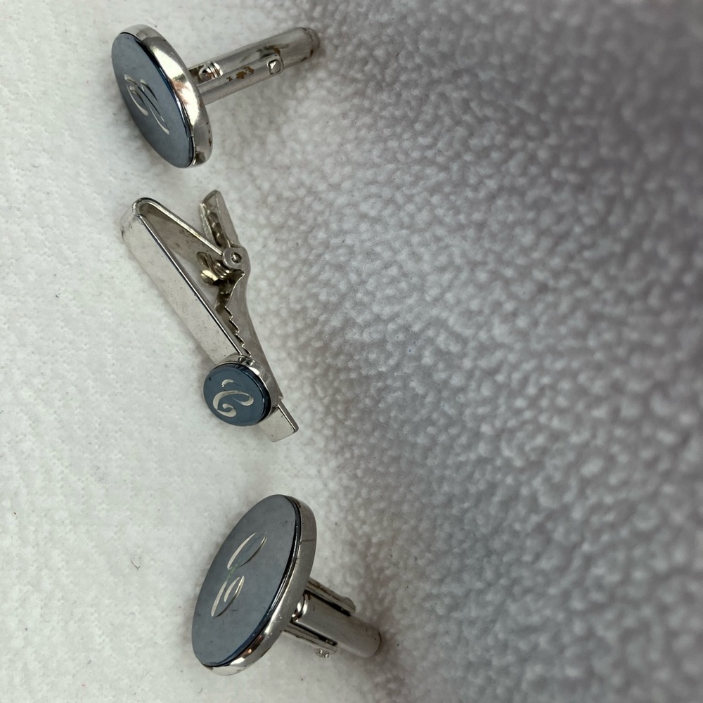Vintage Silver Color Oval Monogram Cufflinks and Tie Clip Set - E or C Initial - Picture 5 of 11